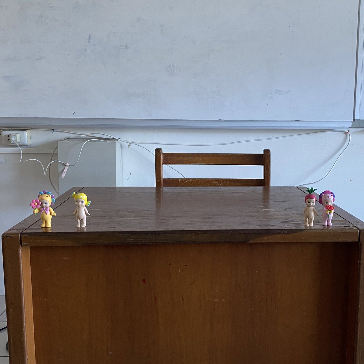 httpskisha's tweet image. live love laugh school email!!! 🥳🥳