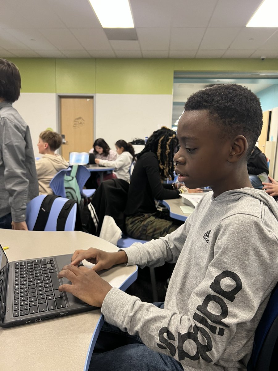 bunche_elem's tweet photo. BEAR STEM CAMP: coding for the win
#buildingbears https://t.co/DSAEI3oT2p