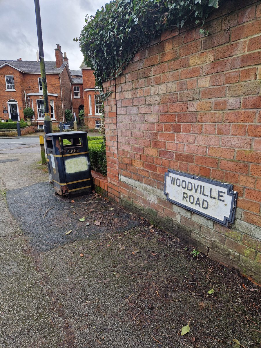 Great to see action has been taken and the bin has now been emptied. Please do let me know if you have any other local issues and I'll get them reported #Bowdon #grassrootpolitics #localissues