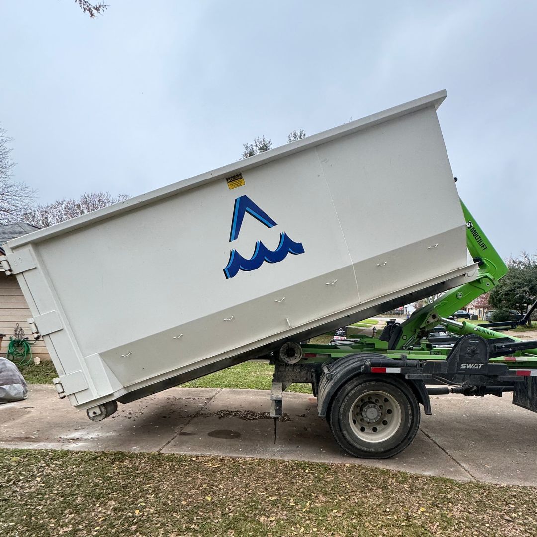 Got a big job and need a big dumpster? 

#dumpster #dumpsterrental #dumpsterrentalnearme #dumpsterrentalcompany #dumpsterrentalservice #austintx #atx #pflugervilletx #roundrocktx #restorationindustry #constructionsite #remodel #remodeling #Demoday #takingoutthetrash #kyletx