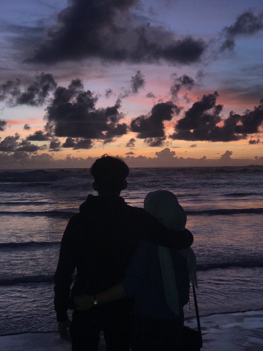 clarasinnt's tweet photo. nitip ya, soalnya kita sama2 pernah terluka sama pantai😜 https://t.co/w6VNmy1K2p