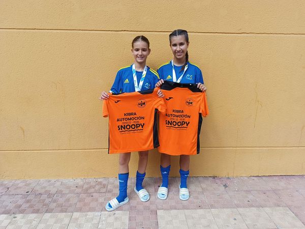 Enhorabuena a nuestras jugadoras, las hermanas Carla (Infantil ) y Alba (Alevin) por ir con la selección infantil de Gran Canaria al Campeonato de Canarias que se disputa en Fuerteventura. Disfruten de la experiencia