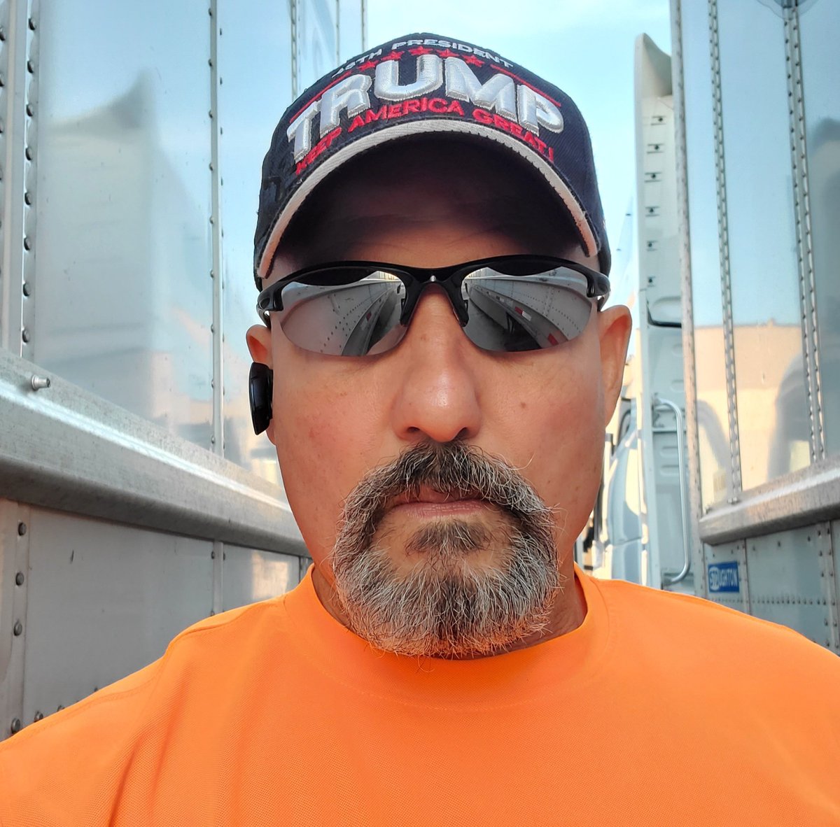 Chicago1Ray's tweet image. I Stand With Trump 👇 Truckers for Trump 🇺🇲