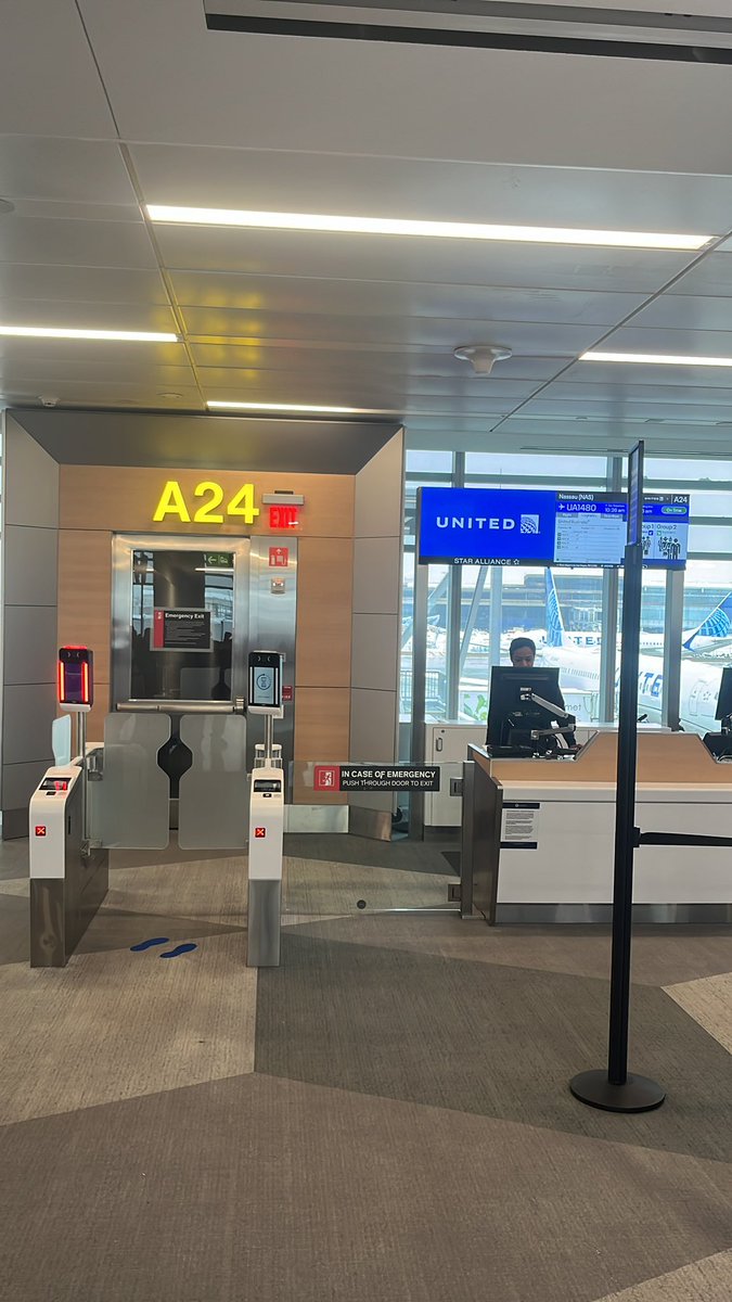 Brassil 🇮🇪 🇮🇪 🇺🇸 🇨🇦 爸爸 (@irishbrassil) on Twitter photo What wonderful #csr #CustomerService #CustomerExperience by <a href="/united/">United Airlines</a> Melesia H. at <a href="/EWRairport/">Newark Liberty International Airport</a> gate A24
#BravoZulu
⭐️⭐️⭐️⭐️⭐️ What wonderful #csr #CustomerService #CustomerExperience by <a href="/united/">United Airlines</a> Melesia H. at <a href="/EWRairport/">Newark Liberty International Airport</a> gate A24
#BravoZulu
⭐️⭐️⭐️⭐️⭐️