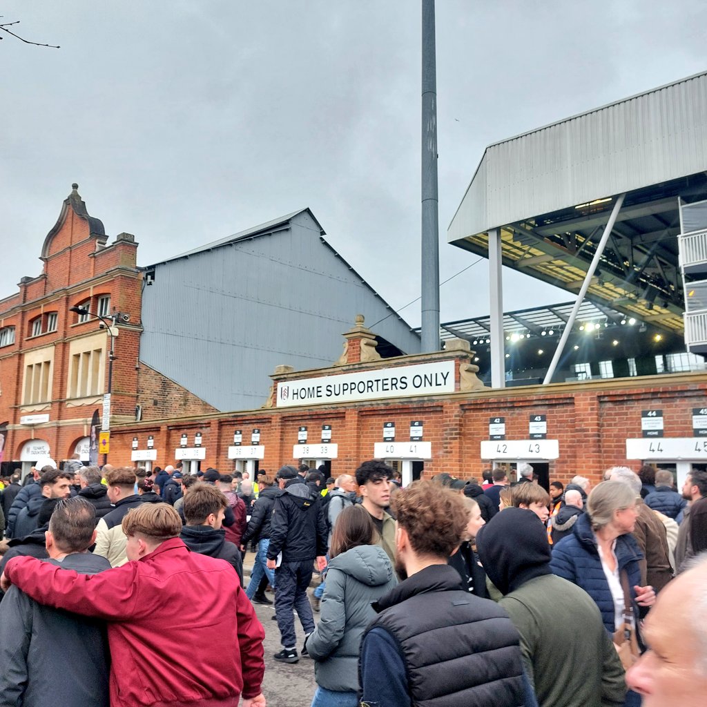 ℹ️ At the game today? 🗣️ Let us know if you have any comments about your matchday experience, ticketing, safety or anything else. 📧 Email us contact@fulhamsupporterstrust.com so we can raise these issues directly with the Club.