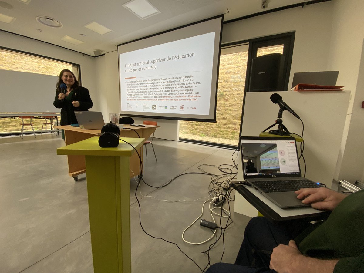 Emmanuel_Laot's tweet photo. Et maintenant c’est la conférence de @StephPqrJcq sur les formations et les métiers de l’#EAC. A suivre  en distanciel sur https://t.co/F9kIRu76EH https://t.co/OXmmXc2g6H