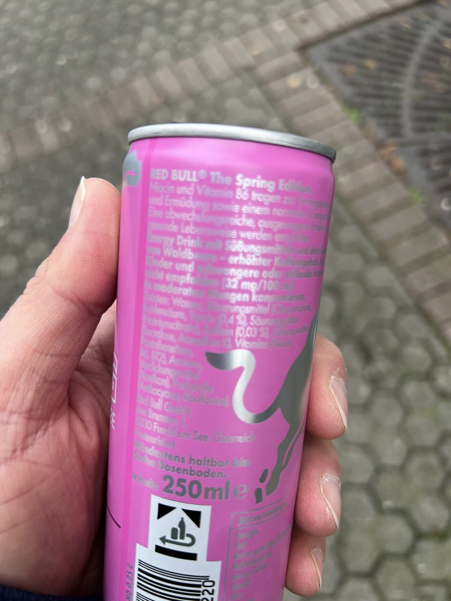 MartinPLDE's tweet photo. New @redbullGER #RedBull #TheSpringEdition #Waldbeere #SugarFree @redbull @redbullpolska https://t.co/PhrENMLaaU