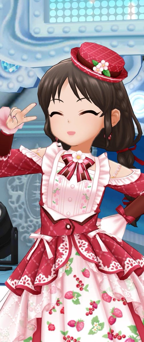 옆머리를 고이 땋아넘긴 아기딸기소녀씨