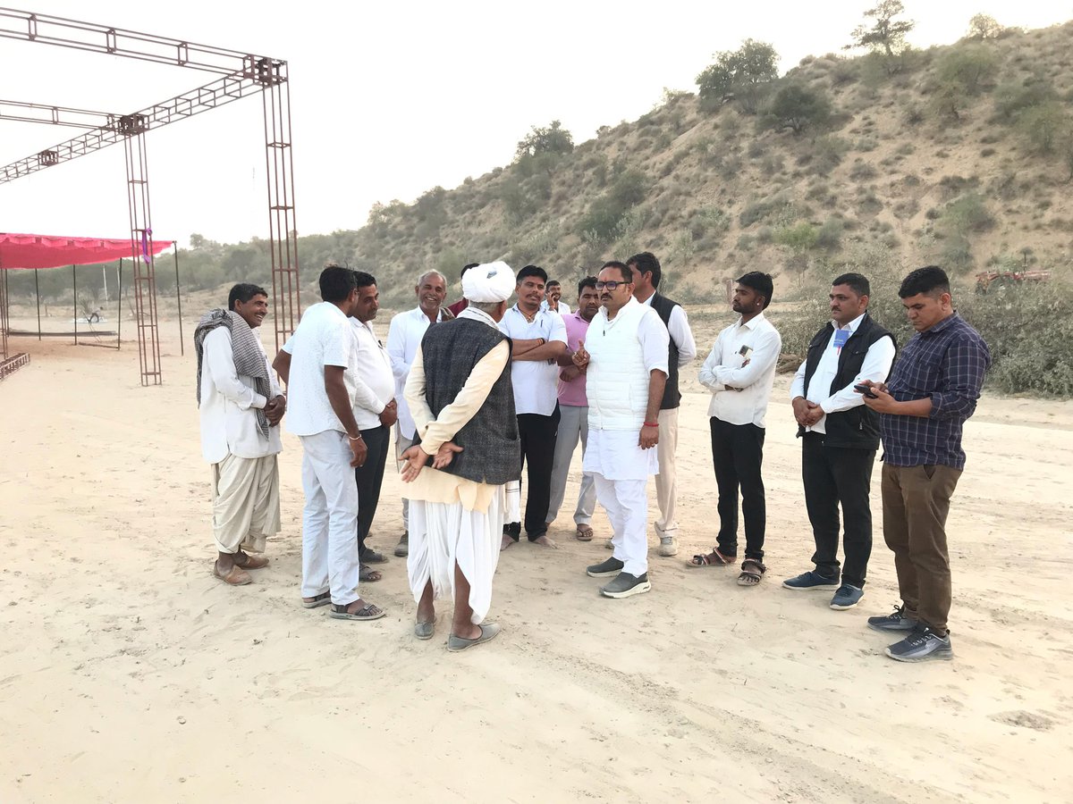 bsbamarla's tweet photo. चालकनेची माता मन्दिर पर नव निर्मित पेनोरमा का उद्घाटन  करने 21-02-2024 को माननीय मुख्यमंत्री श्री भजन लाल जी शर्मा के पधारने पर उनके स्वागत की व्यवस्था का निरक्षण करते हुए । 🙏
.
.
.
.
@BhajanlalBjp #modi #ram #panorama #barmer #jaisalmer #balotra #rajasthan #Bhajanlalsharma https://t.co/oHyUjQI3nD