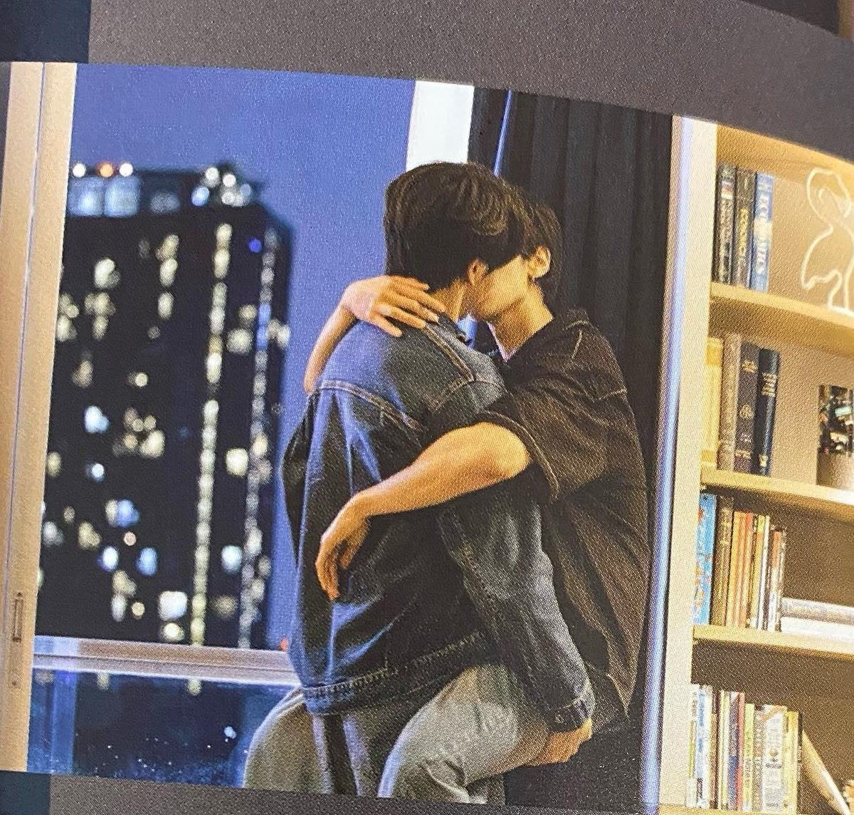 Its the way joke was carrying zo , joke's hand under zo's thigh, zo's hand on joke's neck lips connected , making out like there's no tomorrow IS LIVING IN MY HEAD RENT FREE I CANT MOVE ON 

 #joongdunk #จุงอาเชน #dunknatachai #จุงดัง 
#HiddenAgenda