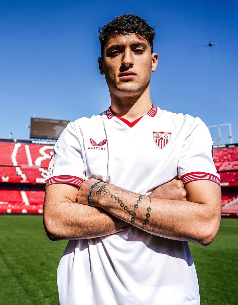FabrizioRomano's tweet photo. ⚪️🔴🇦🇷 Sevilla manager Quique on Véliz joining on loan from #THFC.

“He has completed an extraordinary week with the group, he has desire, hunger, enthusiasm... He does what we ask of him. He is a boy who is going to mark a clear path of what the team needs again”. https://t.co/tkaSY5fJXl