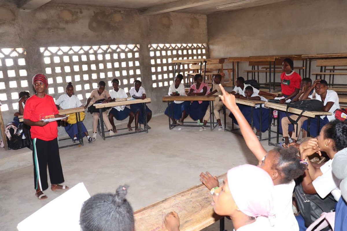 ujdmMan's tweet photo. En mars 2023, nous avons lancé une initiative en partenariat avec Global Fund for Children pour promouvoir l'éducation et l'autonomisation des filles en créant des espaces d'expression et de développement personnel pour 50 adolescentes âgées de 13 à 19 ans issues des écoles
1/3 https://t.co/mKQPfkjzY5