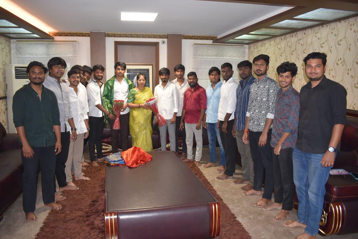 patnamsuneetha's tweet photo. Grateful for the overwhelming support and warm reception from public representatives and the people of all constituency as I join Congress Party. Your encouragement fuels my commitment to serve my constituency and public even better. Together, let's build a brighter future for all!

@INCIndia @IYCTelangana @Congress4TS @INCTelangana @revanth_anumula

#indian #congress #congressparty #Chevella #telanganacongress #indiannationalcongress