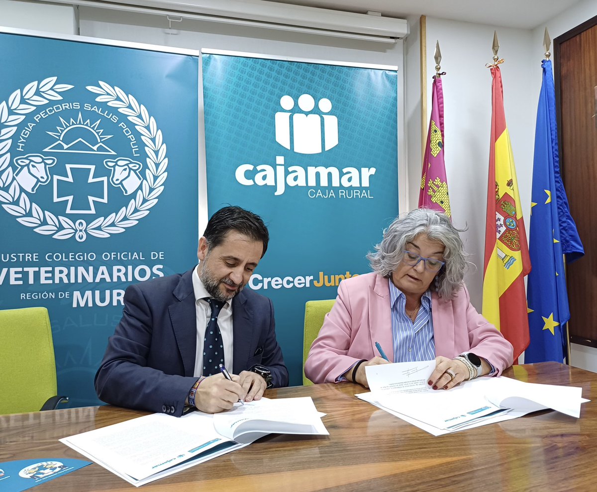 Nuestra presidenta, <a href="/TeresaL25344709/">Teresa Lopez</a> , y el director de zona de Murcia centro de <a href="/Cajamar/">Grupo Cajamar</a> , Ricardo Alcañiz, han firmado un acuerdo de colaboración por el que los colegiados del ICOVRM podrán tener condiciones especiales en Cajamar.