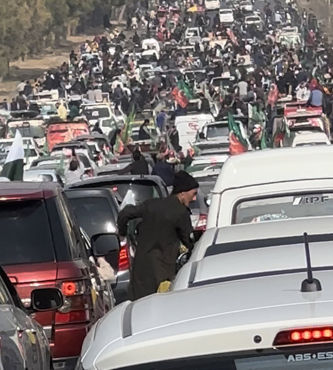 Naya__Pakistan_'s tweet photo. اسلام آباد کی صورتحال https://t.co/pWrFJCuvuP