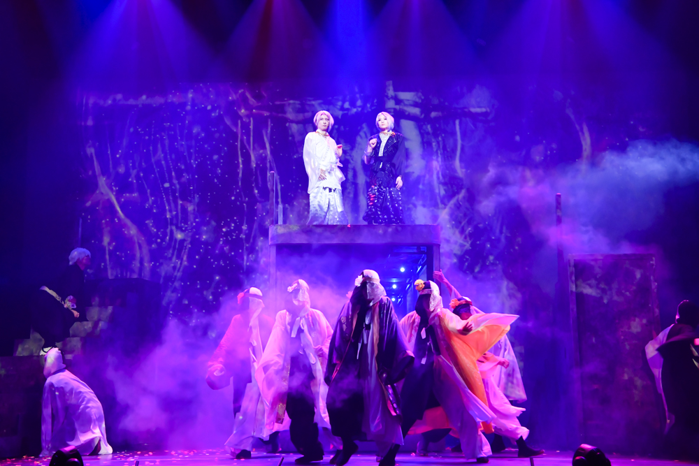 jigokuraku_st's tweet photo. ＼#舞台地獄楽 -終の章-公演4⃣日目！／
☑開演:12時/16時
※開演に遅れないよう御来場お願い致します

いよいよ本日、東京公演千秋楽🔥
本日の公演は昼・夜共に生配信がございます✨

🎫配信チケット詳細はこちら👇
https://t.co/WG8EdcsfIk

皆様のご来場をお待ちしております‼
#じごステ https://t.co/5yt6OV2GGR