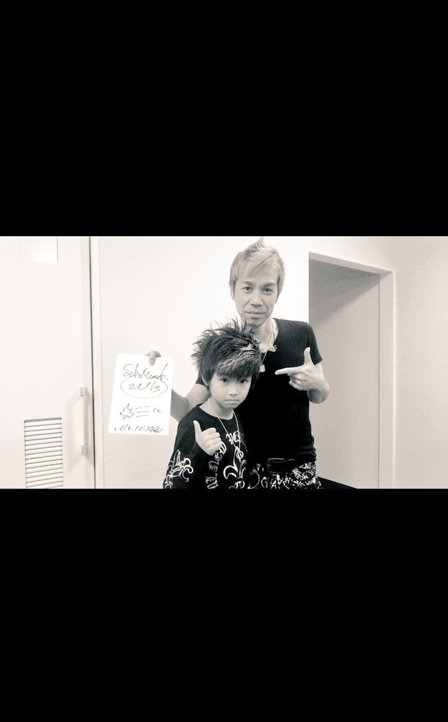 Yutaka_w_drum's tweet photo. しんちゃんのドラムレッスン動画出したことなかったのでちょっとだけ、情熱の～live  ver.の出だし🥁

10歳の時秀樹さんのライブで一緒にギャランドゥ叩いてからもう10年！

先日木梨憲武さんのライブにも一緒に参加(コーラスで)して
歌もドラムも頑張ってます✨

#木本慎之介 #西城秀樹 https://t.co/ZYvgoFxVgo