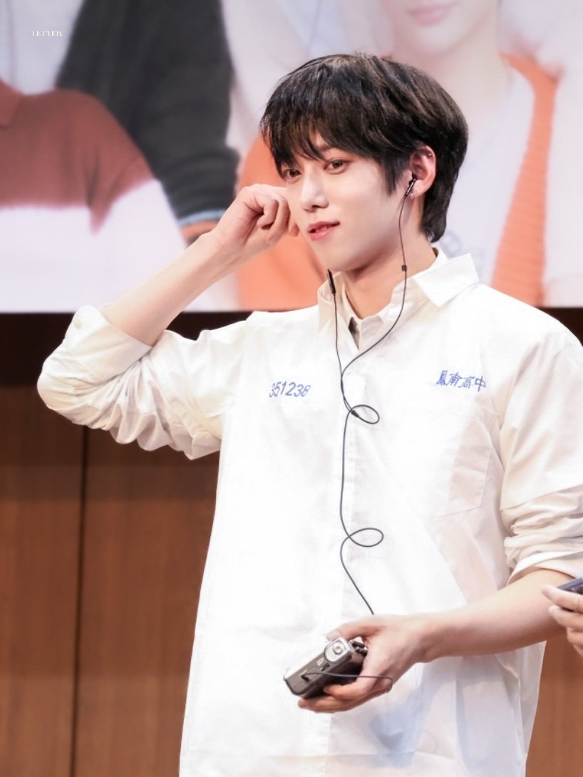 Letter_for_NKD's tweet photo. 231124 점프업 🦭

#앰퍼샌드원 #AMPERSANDONE 
#나캠든 #KAMDEN #나두빈 https://t.co/s88MD85LdF