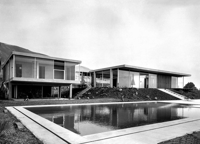 TRES60Blog's tweet image. Casa Chávez, proyectada en 1959 por el arquitecto Miguel Rodrigo Mazuré en Urb. Casuarinas, Santiago de Surco, Lima.

#CasaChavez #RodrigoMazureArquitecto #arquitecturamoderna #modernidadenLima
