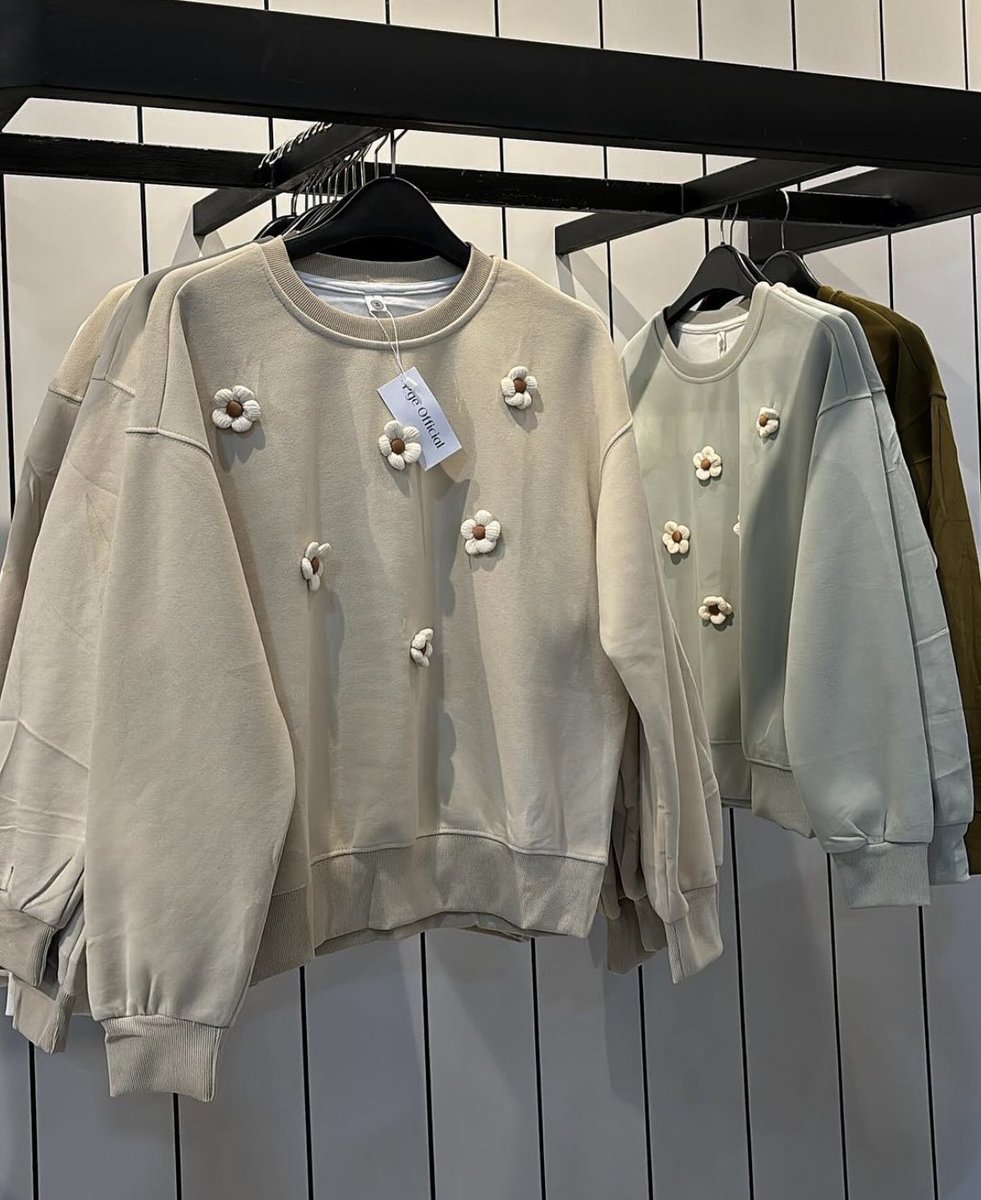 Adelia🌻 tweet media