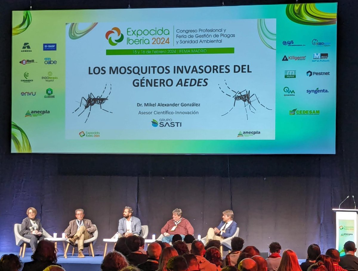 Happy 😄to share conference table with the top notch scientist in Europe!🦂🐜🐛🪰🦠🪳🐭 @FiguerolaLab @rubueno10 Expocida congress, Madrid, Spain #Pestcontrol