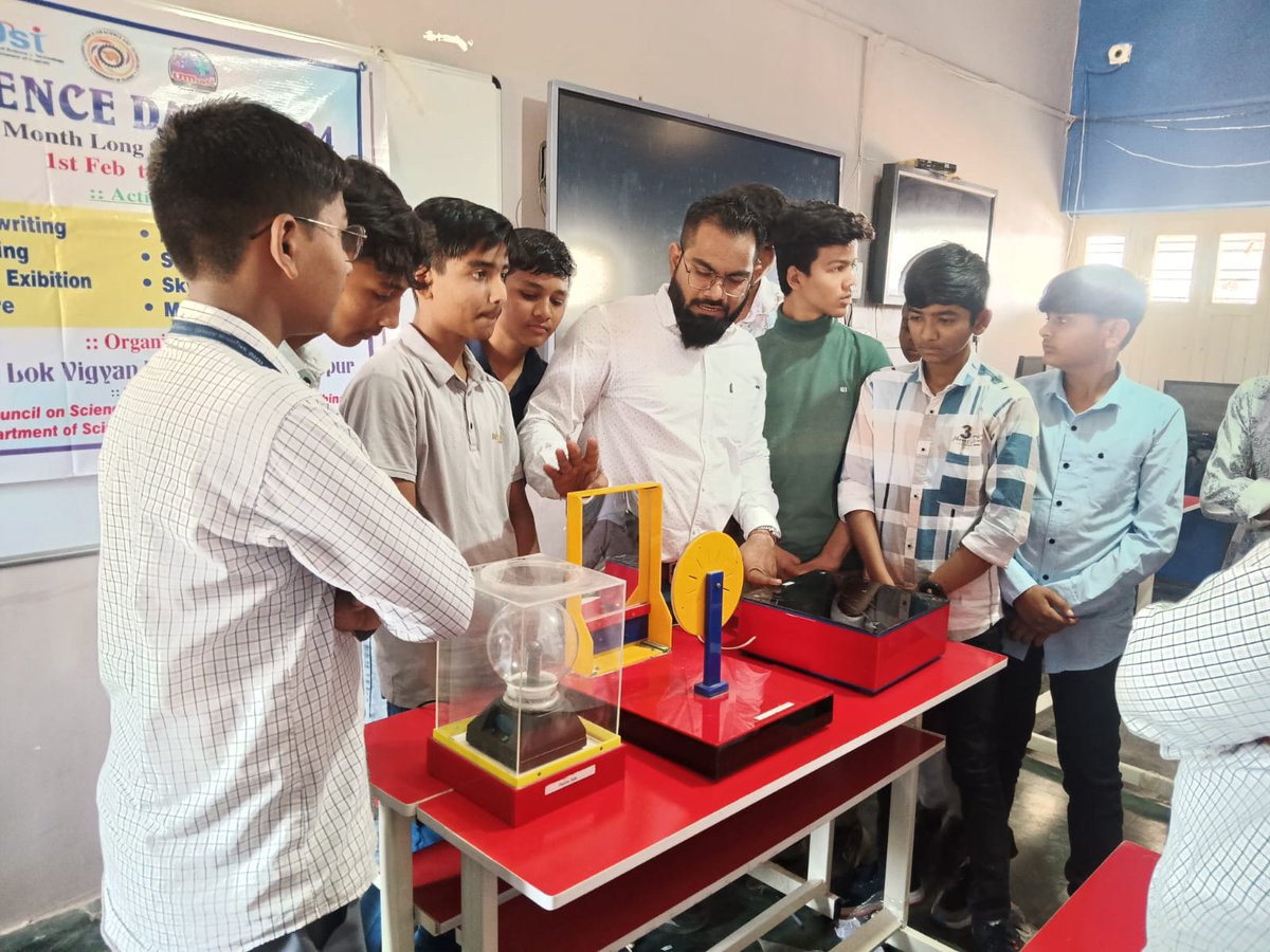 VigyanLok's tweet photo. Today celebrat #NSD24
#Vigyan_Lok Organise and Suported @InfoGujcost #NCSTC #scienceModel #demonstration at khatri vidhyalay Ta Bodeli
@PMOIndia @DrJitendraSingh
@CMOGuj
@IndiaDST @monakhandhar
@dstGujarat @narottamsahoo @sharmarashmi123 @karandi65 @Punam_Bhargava @pavitshah https://t.co/44lp77yBFZ