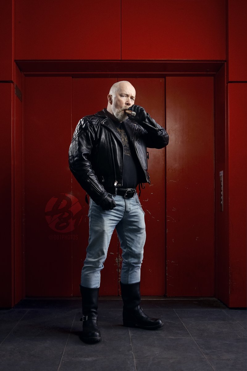Red. Cigar. Leather.
Shot in Antwerp by <a href="/d81photos/">D81photos</a> 
#cigarman #leatherman #leatherdaddy #cigardaddy #topdaddy #cigartop