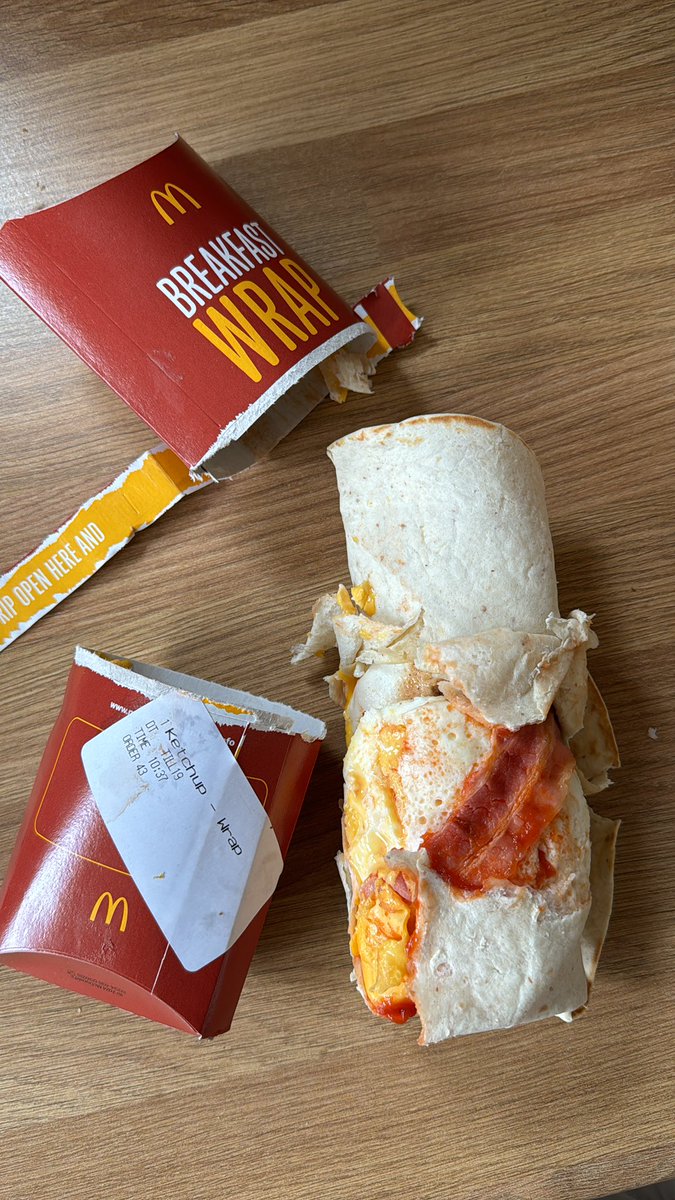 Hey <a href="/McDonaldsUK/">McDonald's UK</a> where’s the rest of my wrap! 🙄😩