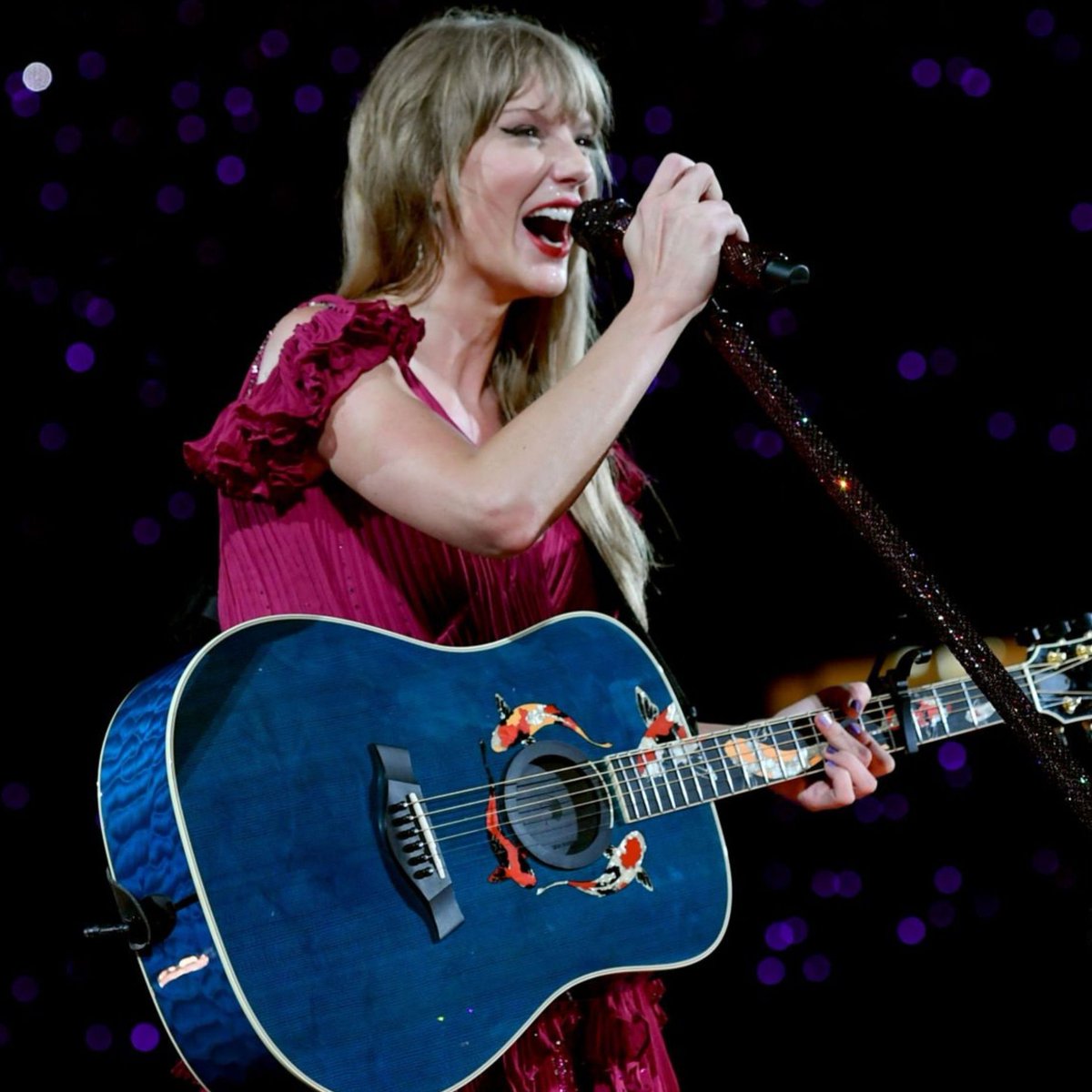TheSwiftSociety's tweet photo. 🚨| The first surprise song is "Getaway Car"
#MelbourneTSTheErasTour https://t.co/WEGwQOFSsp