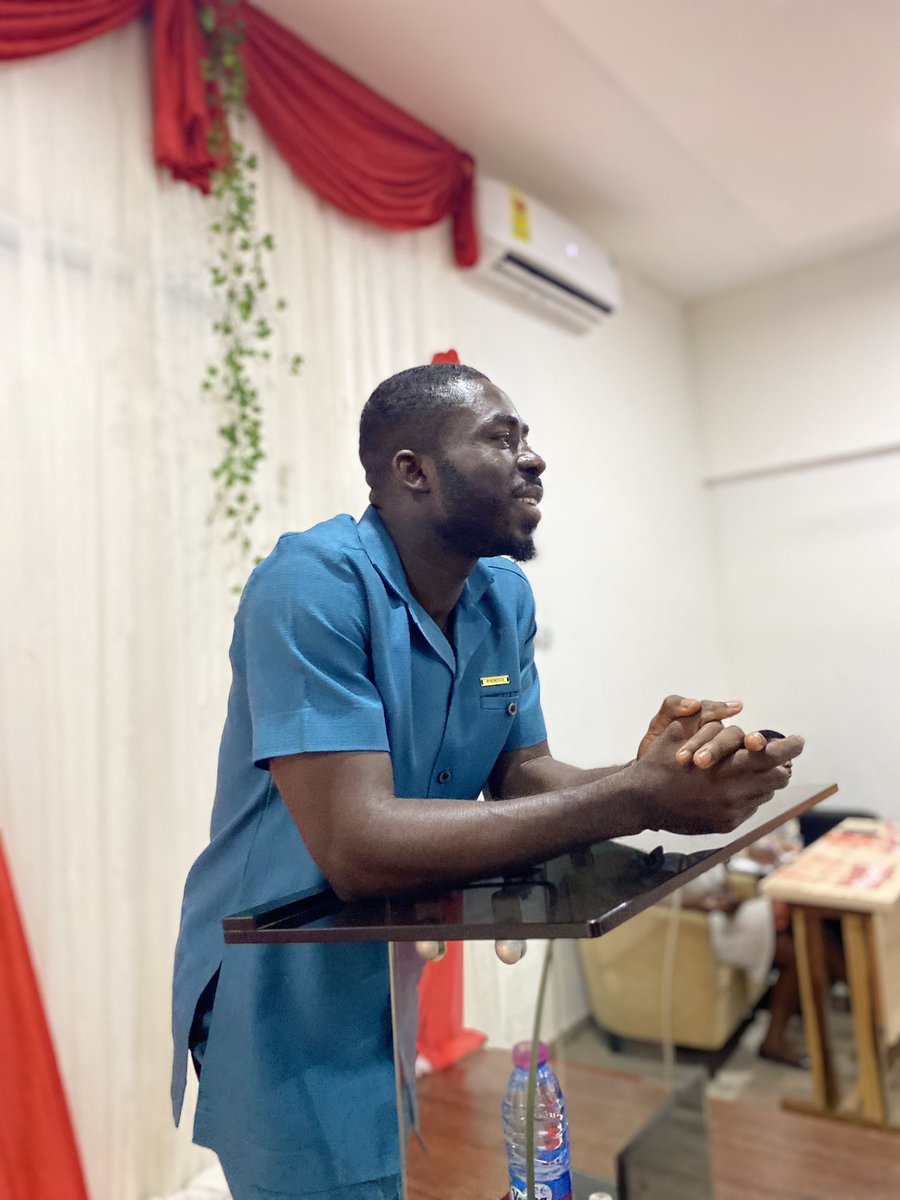 lnugsknust's tweet photo. President of the LNUGS KNUST, H.E Kasim Sadat addressing the concerns of the various Nugs Reps Present at the General Assembly Meeting.

#LNUGSGeneralAssembly https://t.co/vofyJsyWS9