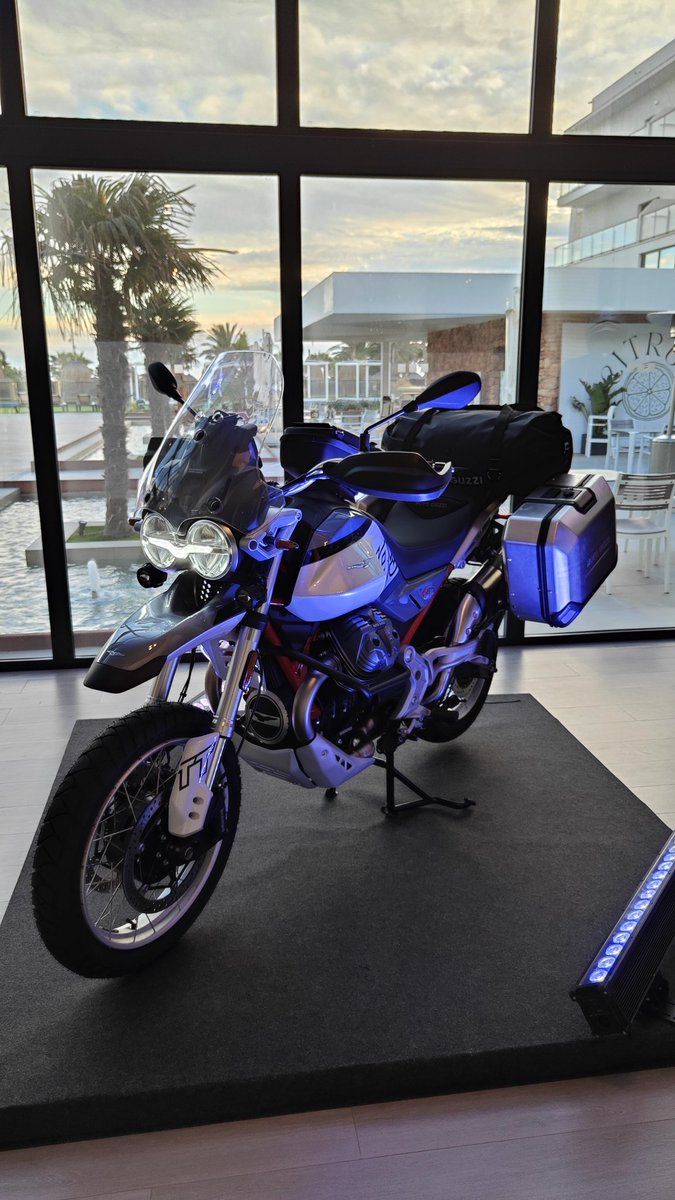 Parti23's tweet photo. Nueva Moto Guzz V85 TT 2024
#motoguzzi #v85tt https://t.co/bo0v4W9JNn