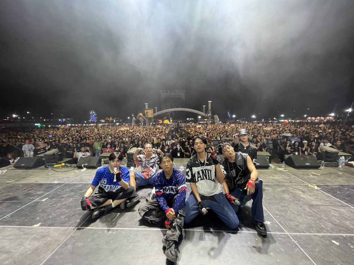 Official_ALAMAT's tweet photo. DAGUNDONG sa REV Music Festival: UP FAIR 2024! 

Maraming Salamat UP for having ALAMAT at sa lahat ng Magiliw na nag-abang! 🥰❤️ https://t.co/1IXSwayTdD