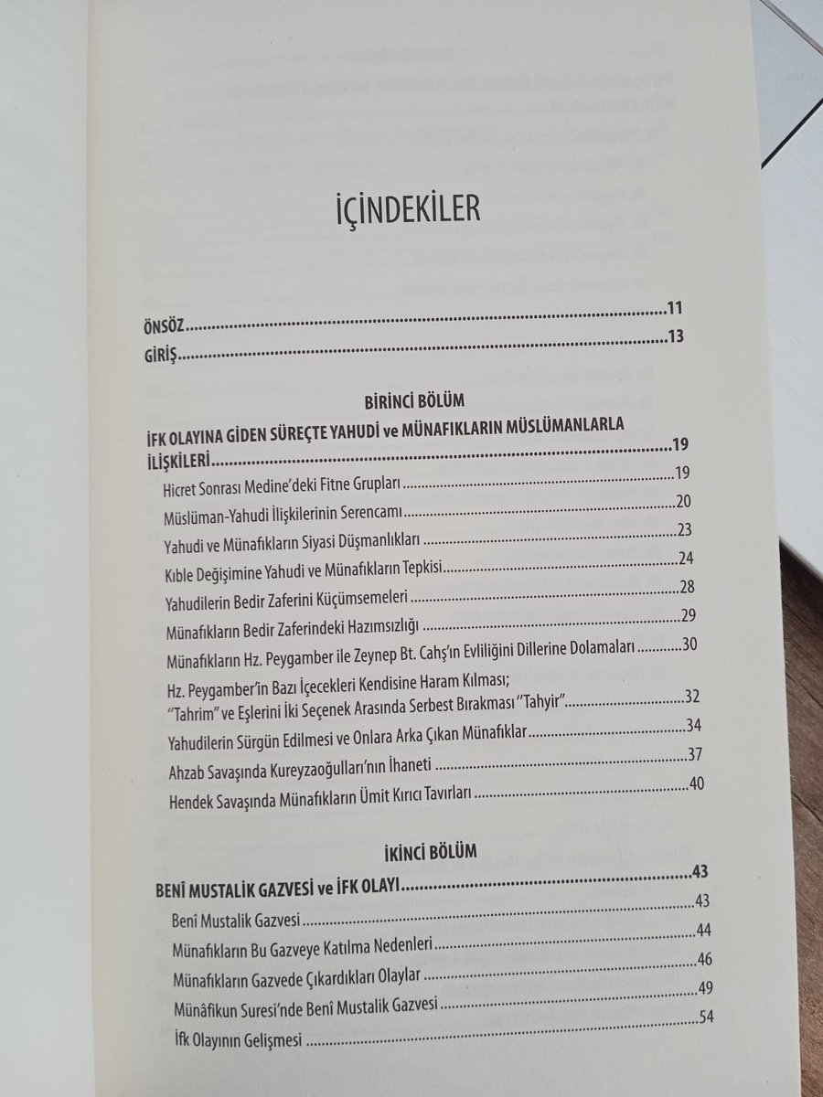 ResulogluHamza's tweet photo. Elhamdülillah ilk kitabım ve aynı zamanda Yüksek Lisans tezim kitapseverlerle buluştu. 
Eser tüm kitap sitelerinde ve seçkin kitaplarda bulunabilecek. 
Pazartesi'den itibaren TDV Yayınevlerinde de temin edilebilecek.
https://t.co/6hNCvtjLcT
https://t.co/H13XZhf55s https://t.co/q2zu6iLLpO