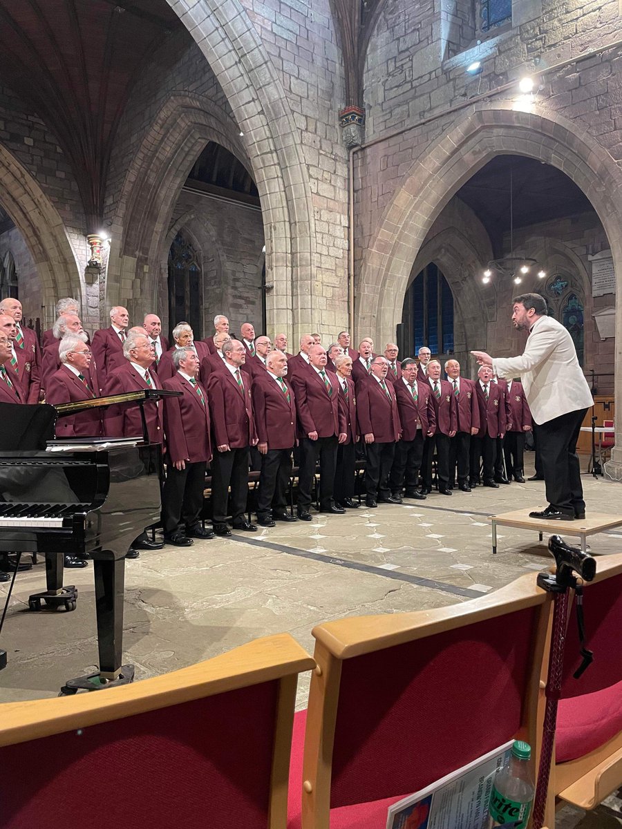 dunvantchoir's tweet photo. What a fantastic concert last night @StAsaphCath 

Thankfully we get to do it all again tonight in Bangor Cathedral in the company of @RhysMeirion 

Also joining us will be Elis Massarelli-Hughes on the organ from @BangorUni 

Tickets available on the door 🏴󠁧󠁢󠁷󠁬󠁳󠁿 🎶 https://t.co/djjIw4PAb6