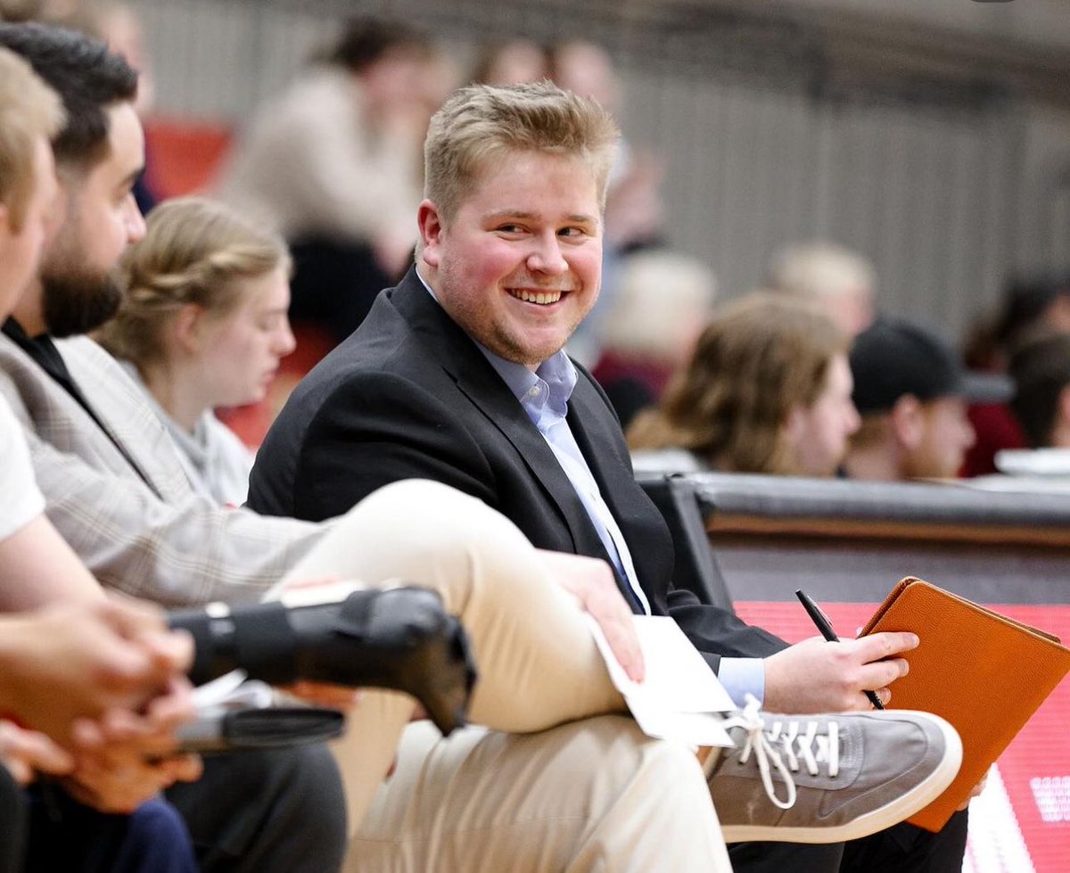 Make sure you get to Nemzek tonight to honor our 3 amazing seniors! Tip off at 5:30 

I have so much love for you three and all you’ve done for the program. Beyond grateful for your investment in this family 

#Together 🔒🔥🐉