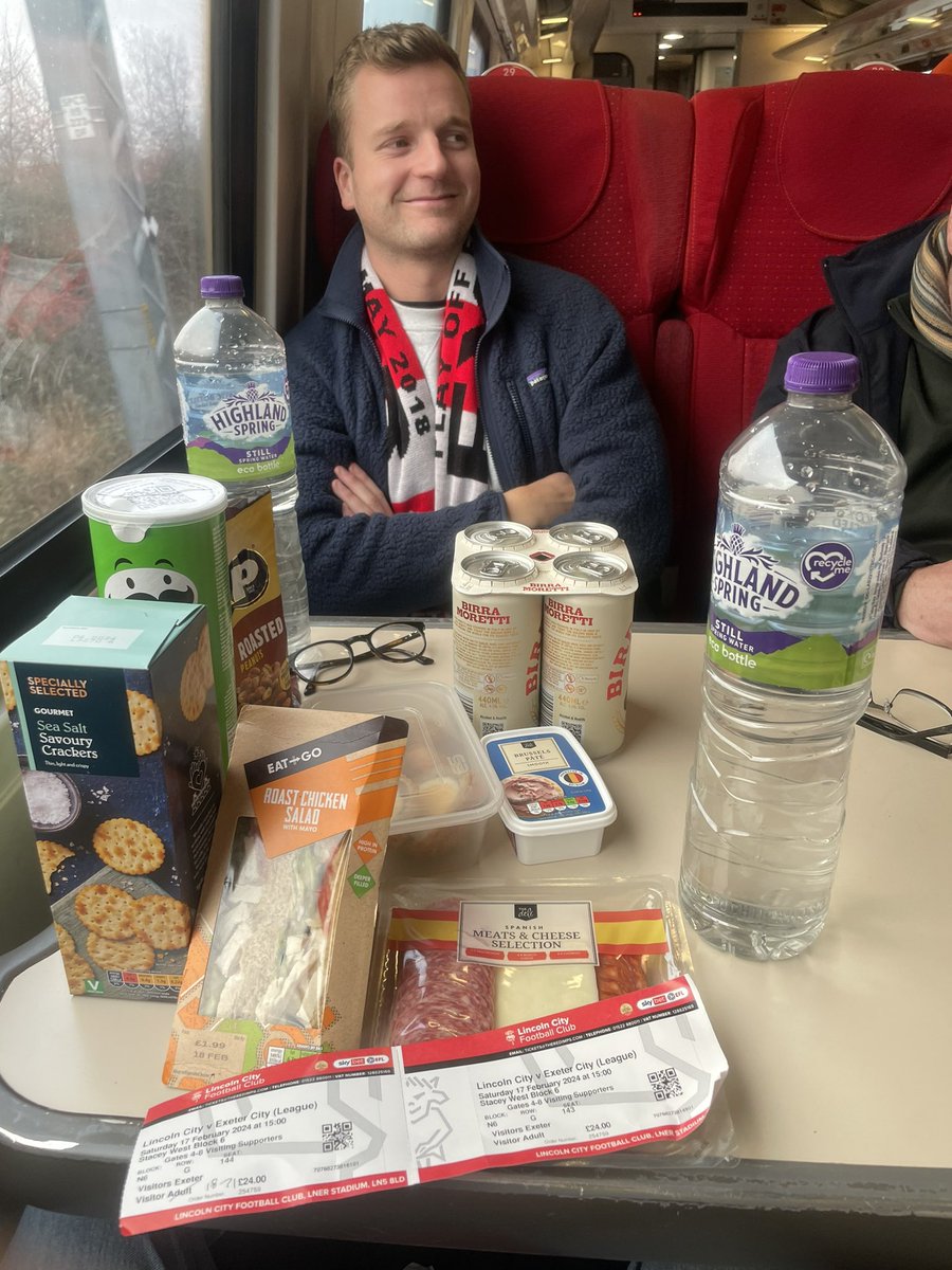 OllieCoops99's tweet photo. The red men are off to Lincoln #UTC #ECFC https://t.co/ngX19nZQMJ