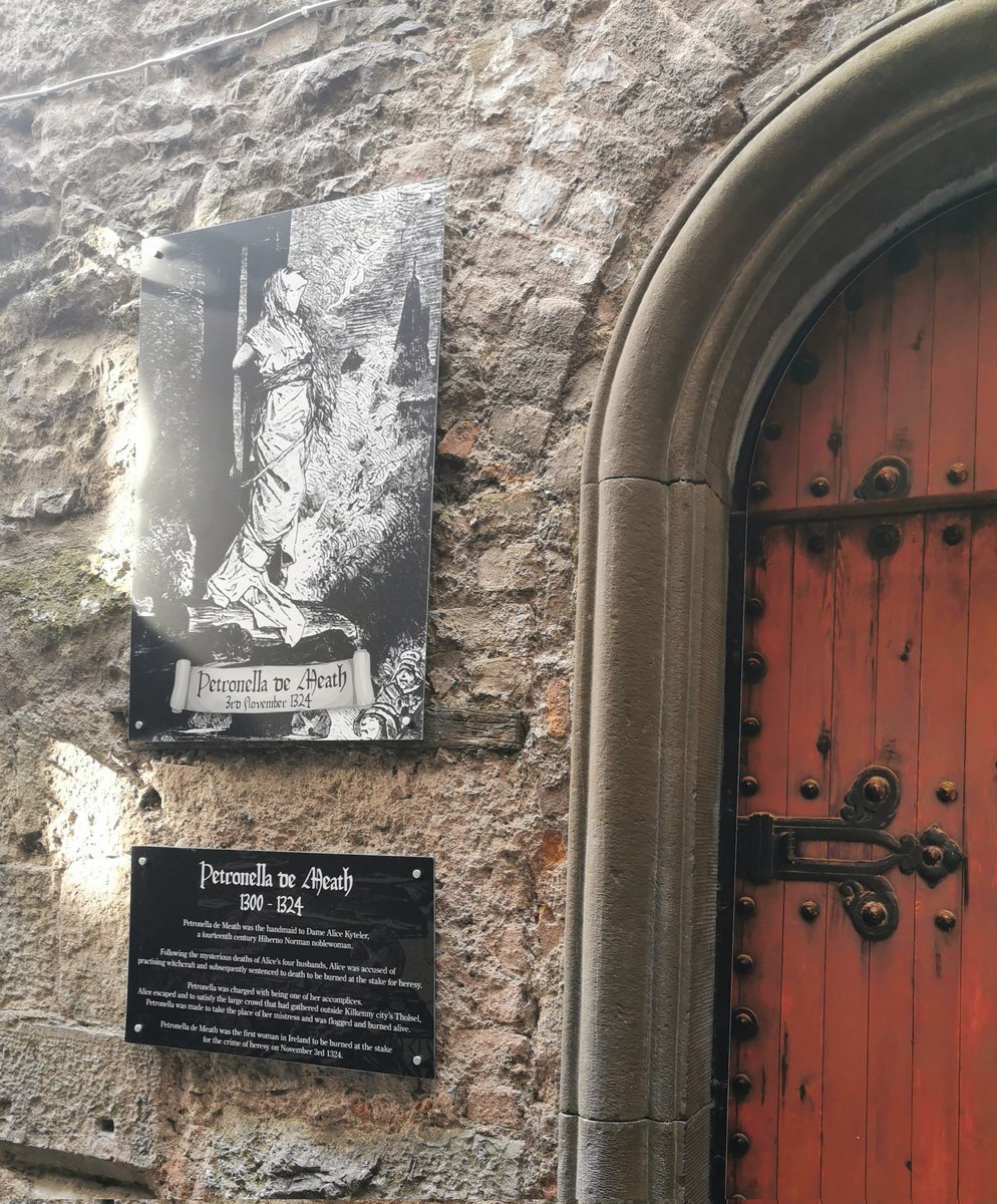 A plaque in #Kilkenny to Petronella De Meath, the first woman in ireland to be burned in 1324 for the crime of heresy, Petronella was servant to Alice Kyteler who was accused of murder and witchcraft, Alice fled while the unfortunate Petronella confessed under torture.