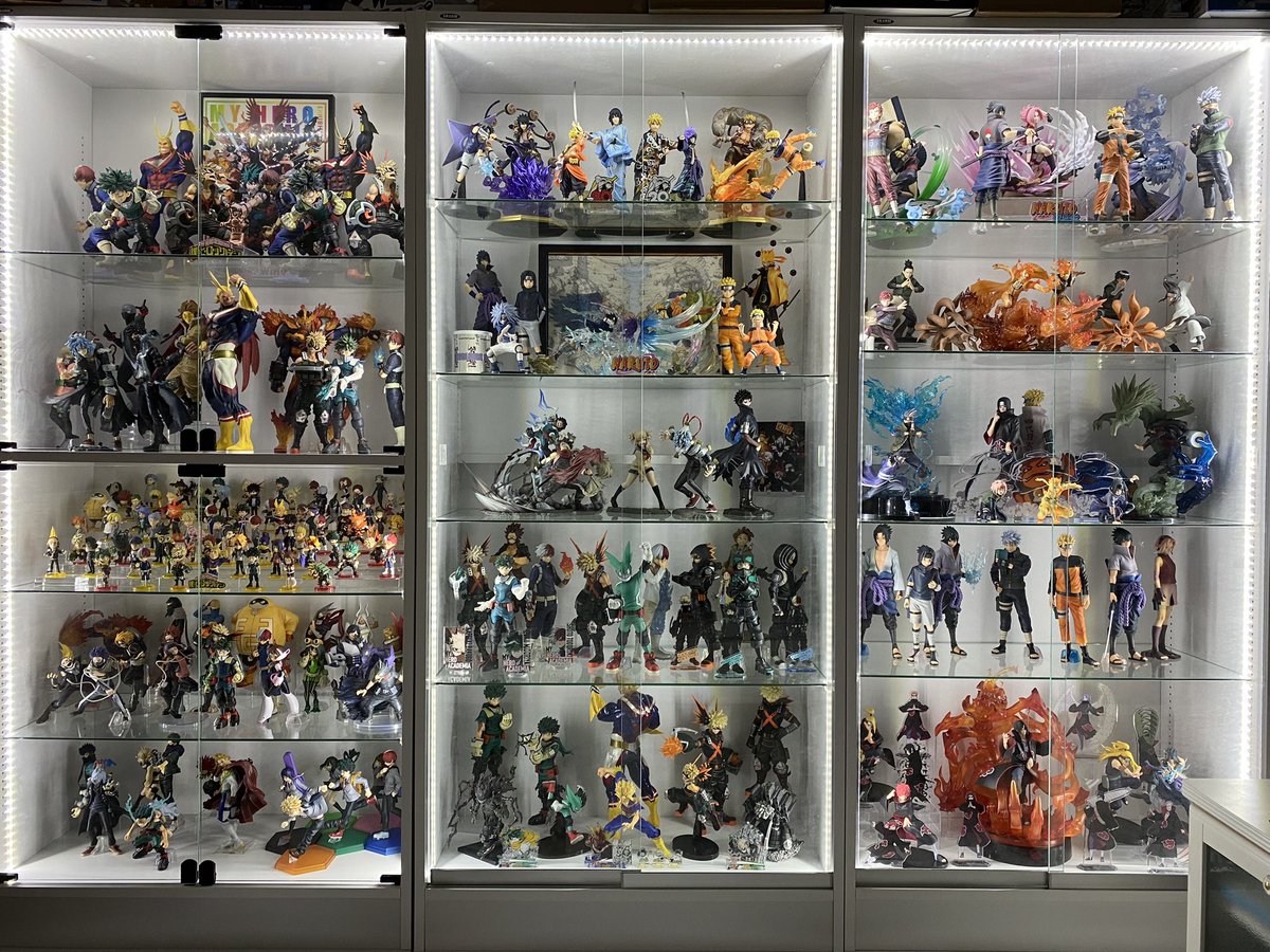 miishot_111's tweet photo. ディスプレイ更新！！

11月にJAJAN追加してから
初お披露目です🫣✨

NARUTOフィギュア増えたのと
しまってたワーコレまた出した！

最近届いたスケール飾れてないから
また変えなきゃ🤔💭

背面ミラーケースのディスプレイ
写真続きます↓

#ヒロアカ
#NARUTO
#進撃の巨人
#フィギュア https://t.co/J44cspZu2K