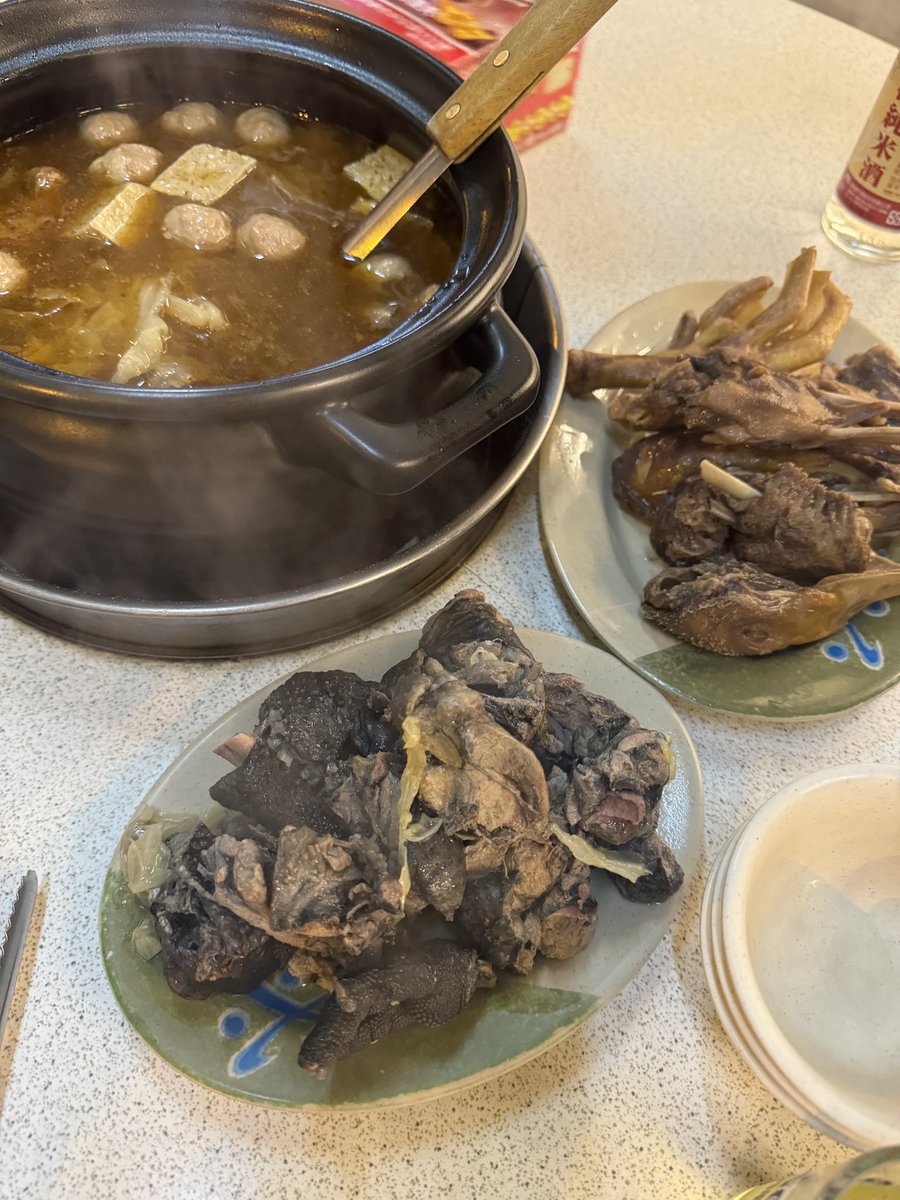 男人四十剩喝酒
一杯可以喝很久