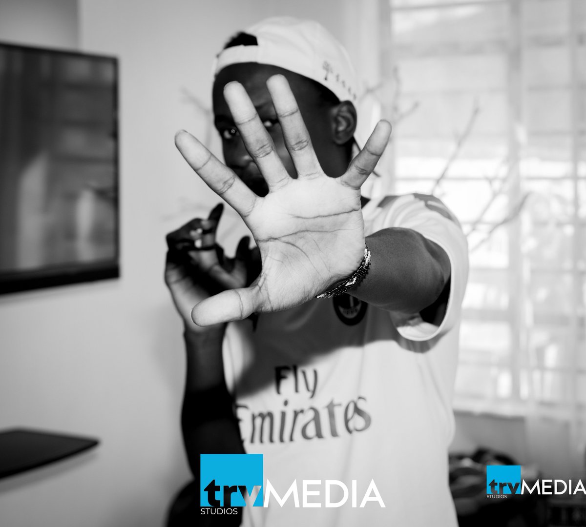 Trymediake's tweet photo. “Black and white allows me to detach from the cliche ‘souvenir photo’ approach to photography.” – Guy Gagnon 
#blackandwhitephotography 
#trymediake 
#photography 
#BlackAndWhitePhotography
#snap_bnw https://t.co/h6urfLKavU