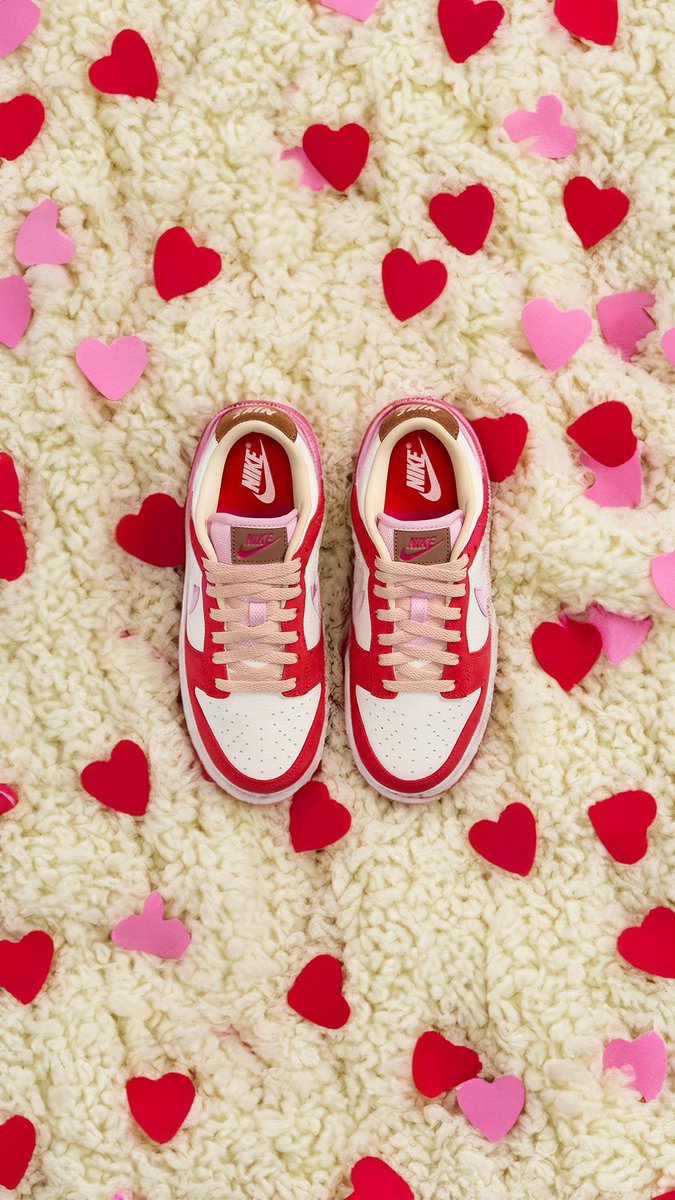 TheSoleWomens's tweet image. #ad 🥓 SAVE £24 on the must-have Nike Dunk Low Bacon right now! 🥓 

Link &amp;gt; c.thesolesupplier.co.uk/R7usz 

*Code: VDAY24