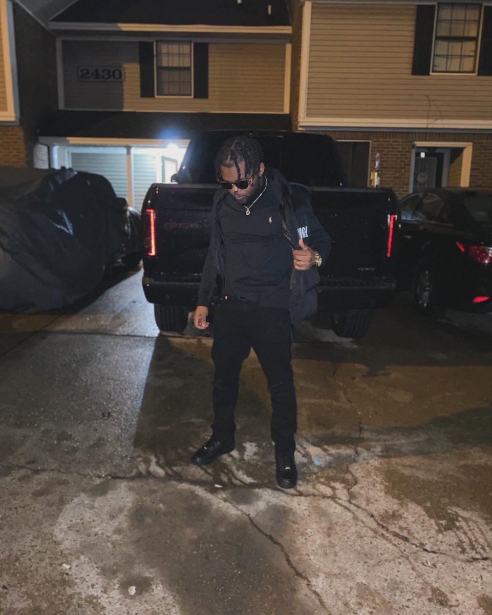 YurAddictionLRH's tweet image. You gotta have money to treat yo bitch like shit or she ain’t gone take no shit‼️