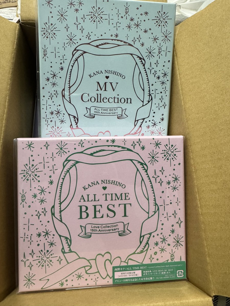 look_rx's tweet image. 今日やっと受け取りました。
本当に嬉しいし楽しみにしてた。

#西野カナ
#ALLTIMEBEST
#MVCollection