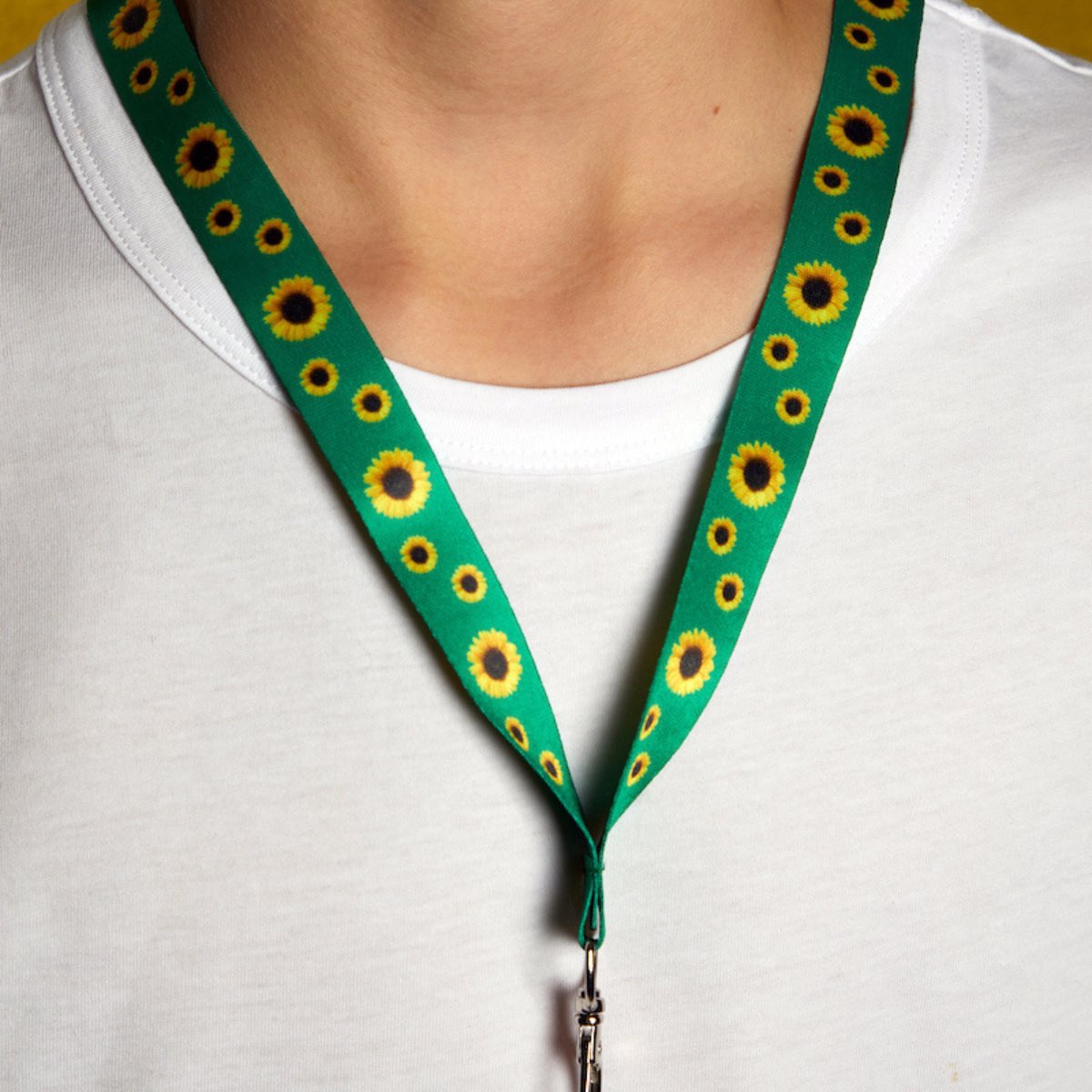 At #LarnakaAirport and #PafosAirport our goal is to continuously improve the services provided to all our #customers. The #sunflower lanyards are available for passengers with hidden disabilities traveling through Cyprus Airports. #CyprusAirports #HermesAirports