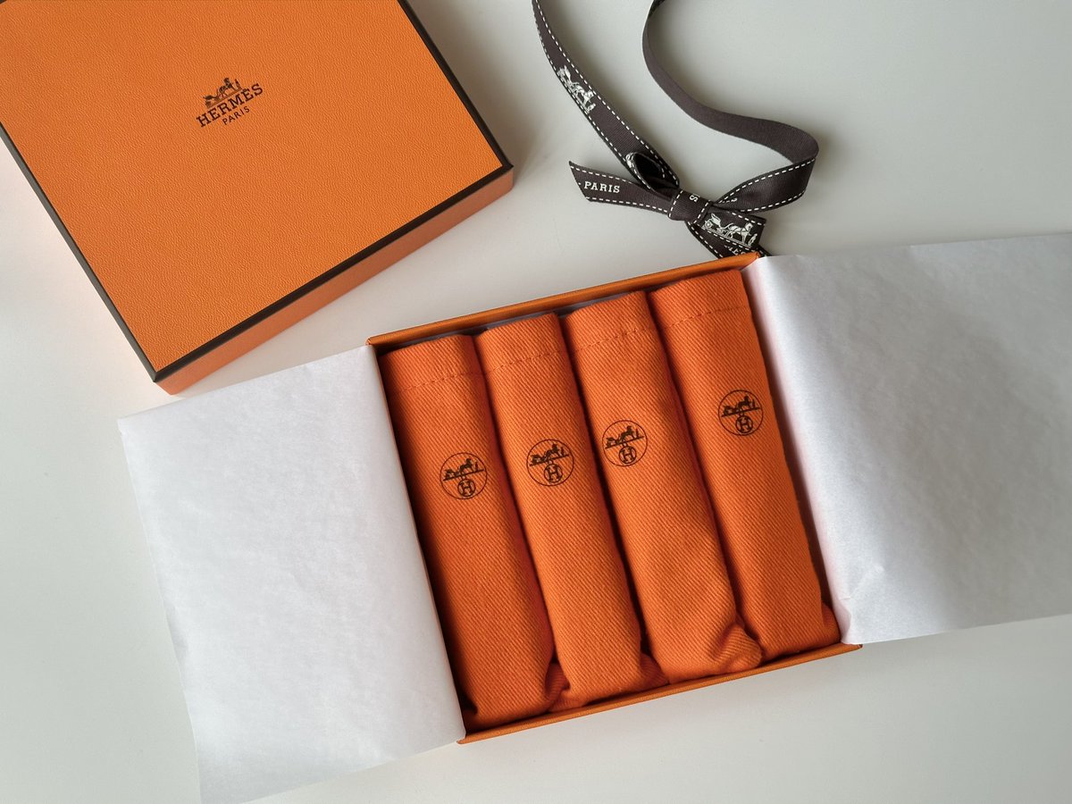 沖縄の免税店で毎回必ず買うのがこれ🍊エルメスの持ち運びしやすい