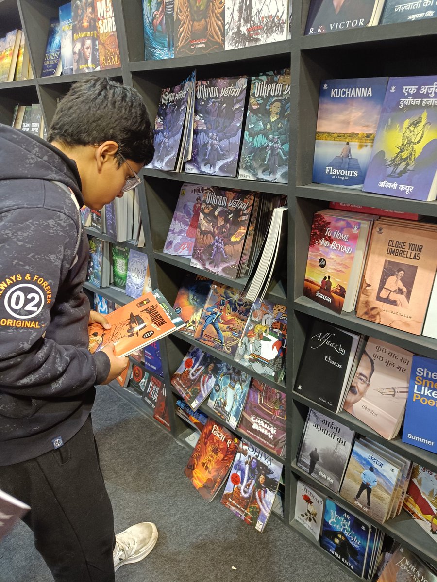 MohdAsim1's tweet image. Day spent at #worldbookfair2024 . Among other books, Arhaan picked up Manto. Bada sukoon mila 
#EssentialReading