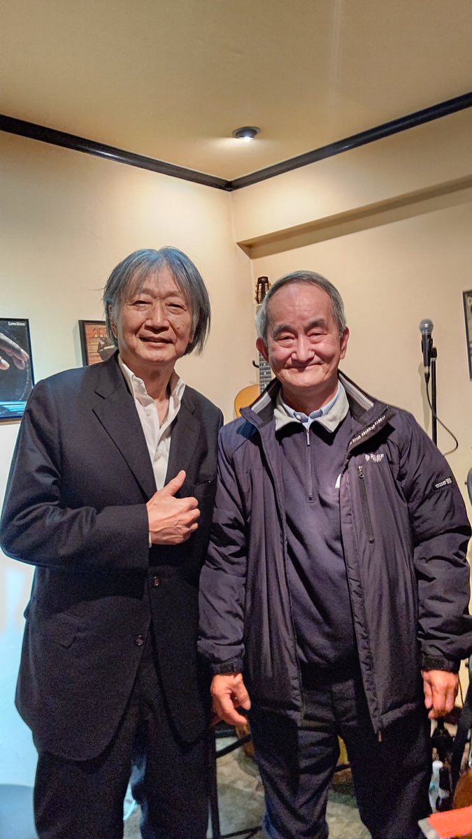 Kage_take's tweet photo. 2024年2月17日(土)
大阪阿波座 Flat fiveへ
法田勇虫さんと山本佳史さんの
jazz LIVEに行って来ました。
名古屋からエレキ友の
コージキンさんが来られて
隣の席で一緒に楽しみました。
#法田勇虫
#山本佳史
#ジャズライプ
#jazzLIVE
#大阪阿波座
#Flatfive https://t.co/naCTnMhKCD