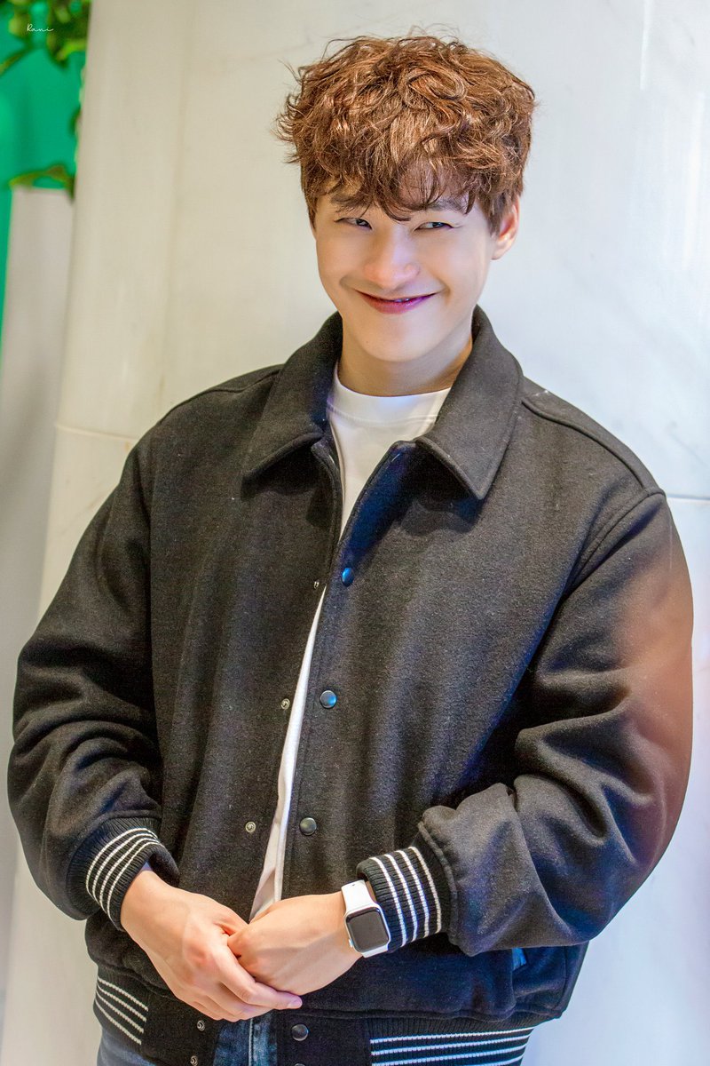 이 익살스런 표정들이 진짜 짱주음