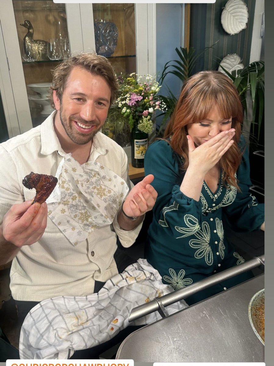 Great fun joining @jamesmartinchef for #saturdayjamesmartin , talking all things #kerslakerobshawfoundation , Six Nations and life in general. Ps never wear white to eat chicken wings on TV 🤦🏼‍♂️ #comingsoon #2ndmarch