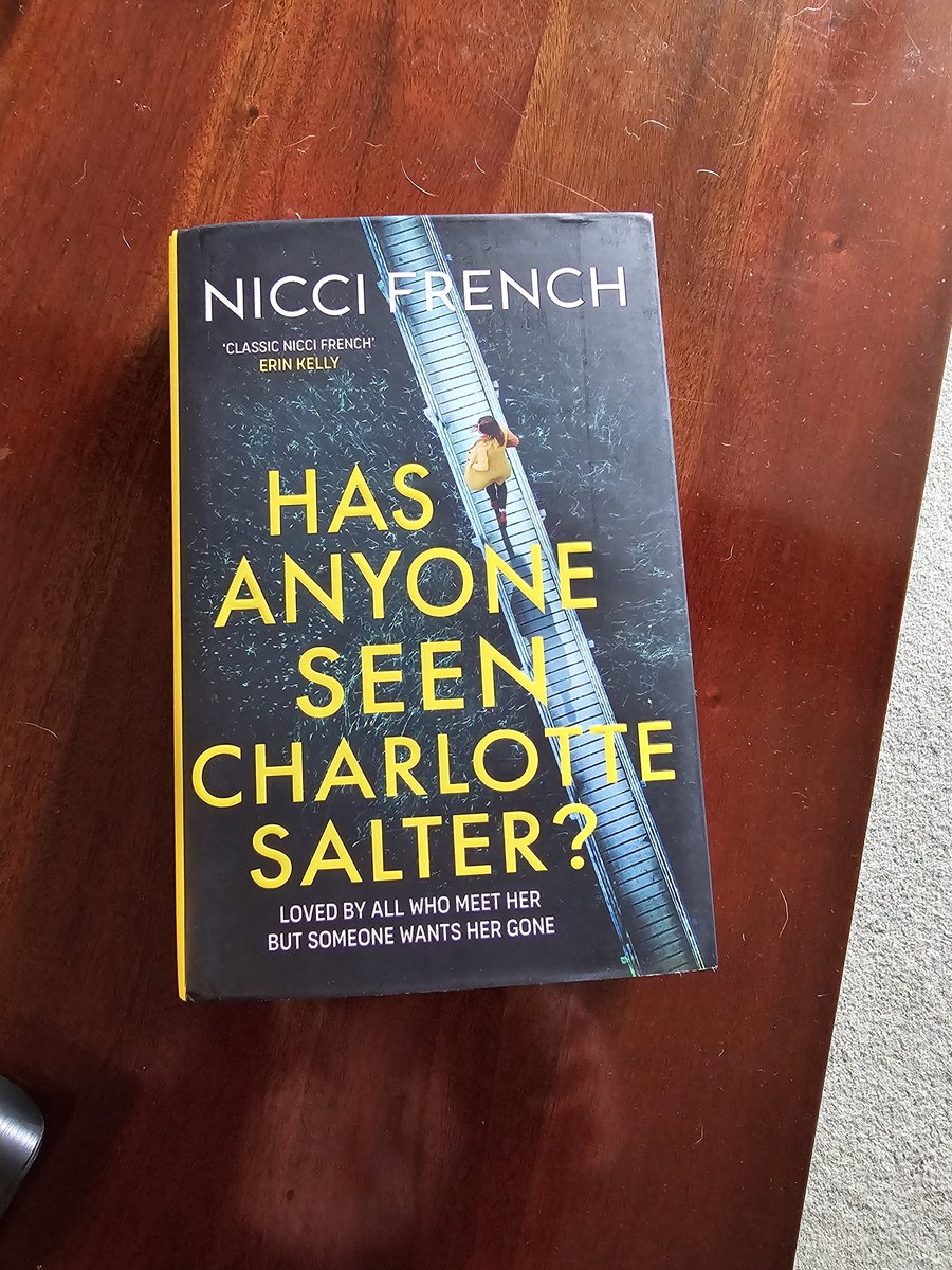 rachelbsp's tweet photo. Wonderful surprise just dropped through the letter box.  Thank you @Tr4cyF3nt0n.  Guess what I'll be doing tomorrow 😊 #niccifrench #NewBook https://t.co/bg6EF0QqUF